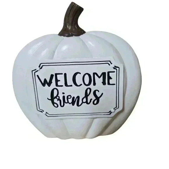 White "welcome friends" pumpkin - Picture 1 of 2